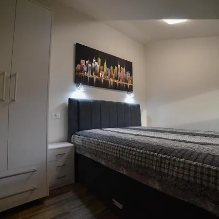 Gold Gondola Premium Apartment *